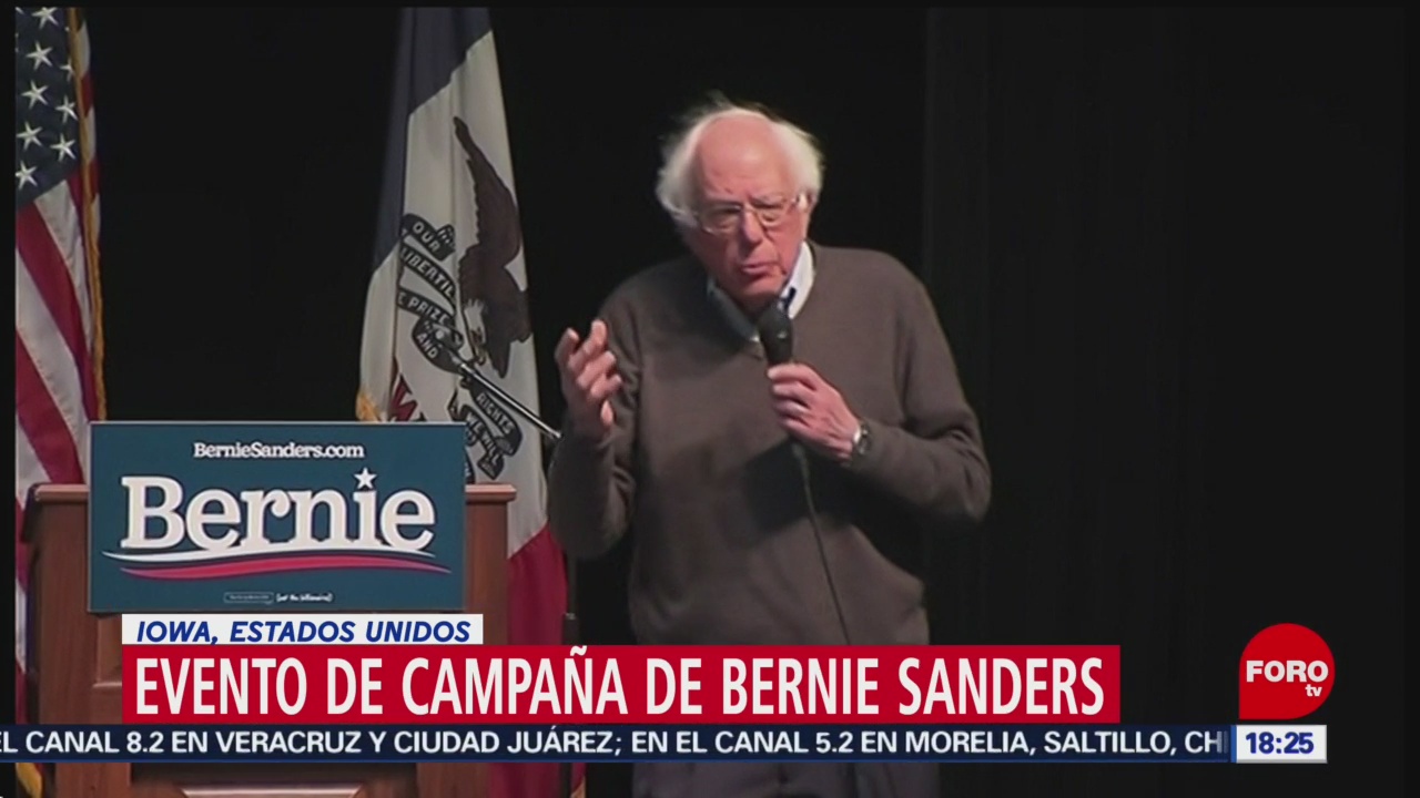 FOTO: Bernie Sanders realiza campaña en ayuntamiento de Burlington, Iowa, 6 de abril 2019