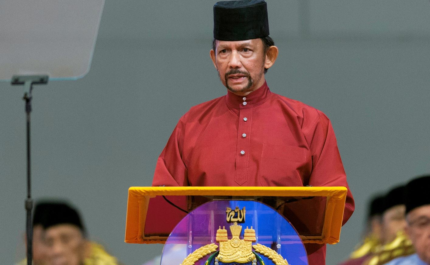Foto: El sultán Hassanal Bolkiah de Brunei ofrece un discurso en el Centro Internacional de Convenciones en Bandar Seri Begawan en Brunéi, 3 abril 2019
