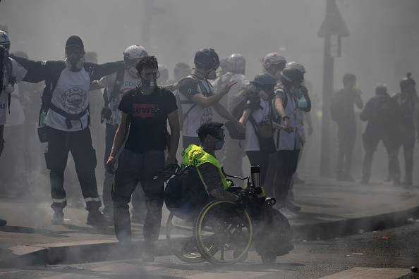Disturbios entre radicales y policía en la protesta de ‘chalecos amarillos’ en París