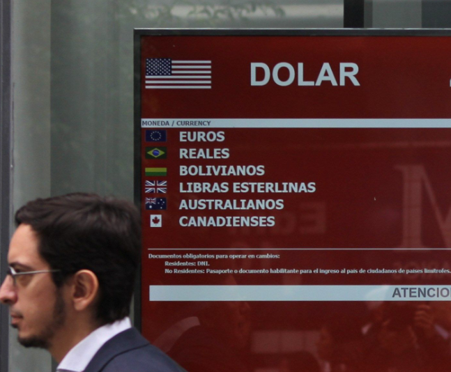 FOTO Dólar estadounidense se vende en 47 pesos en Argentina (EFE 24 abril 2019 buenos aires)