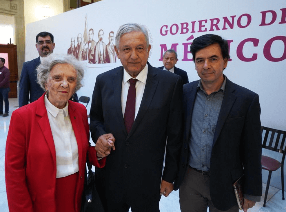 Foto: Elena Poniatowska, López Obrador y Jesús Ramírez Cuevas, 1 de abril de 2019, Ciudad de México 