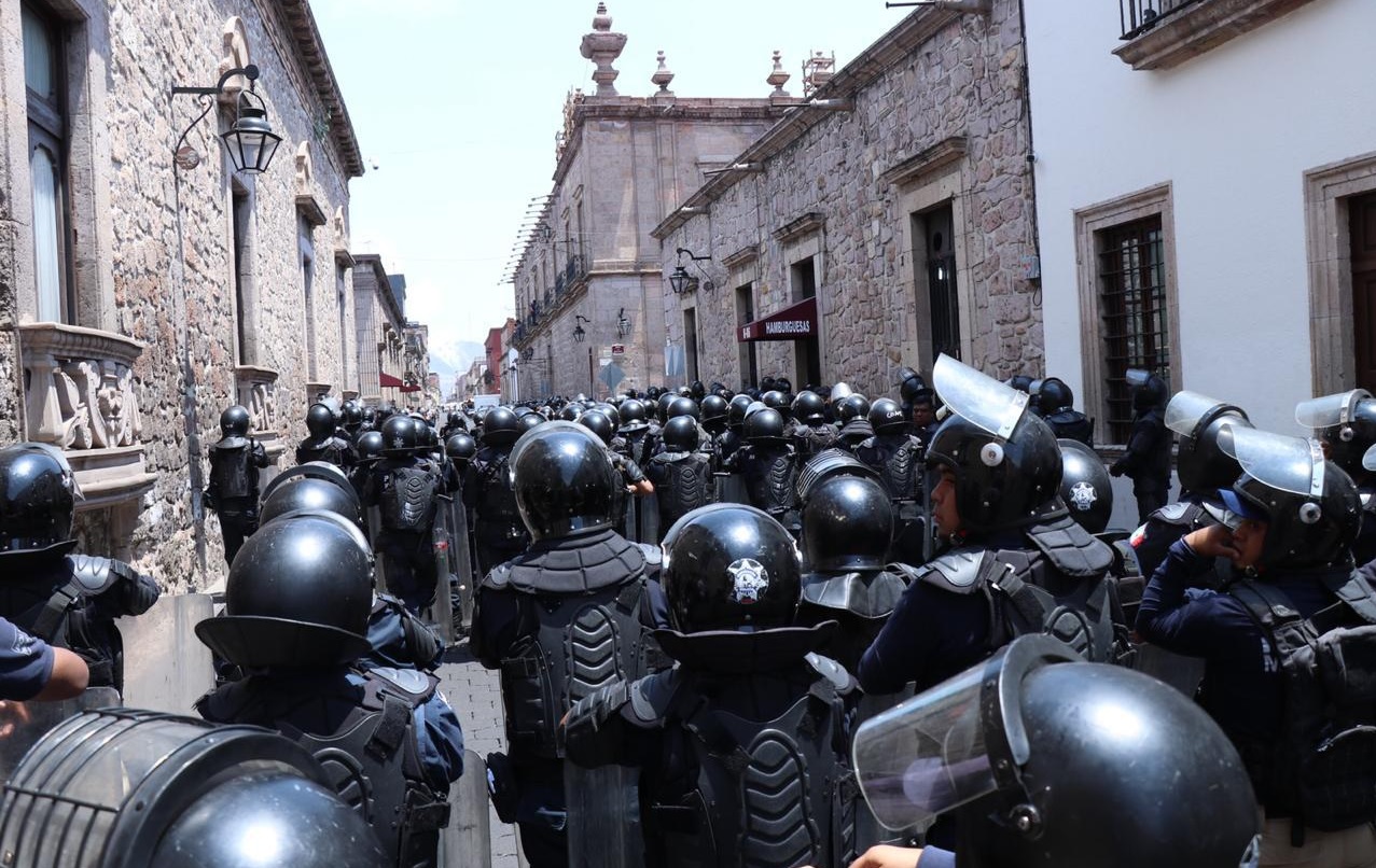 Foto: enfrentamiento entre comuneros de Arantepacua y policías, 5 de abril 2019. Twitter @MICHOACANSSP