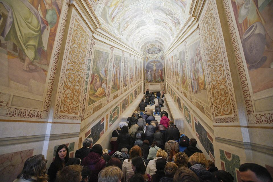 foto Fotos y video: Así es la ‘Escalera Santa’ que subió Jesús para ser enjuiciado 11 abril 2019