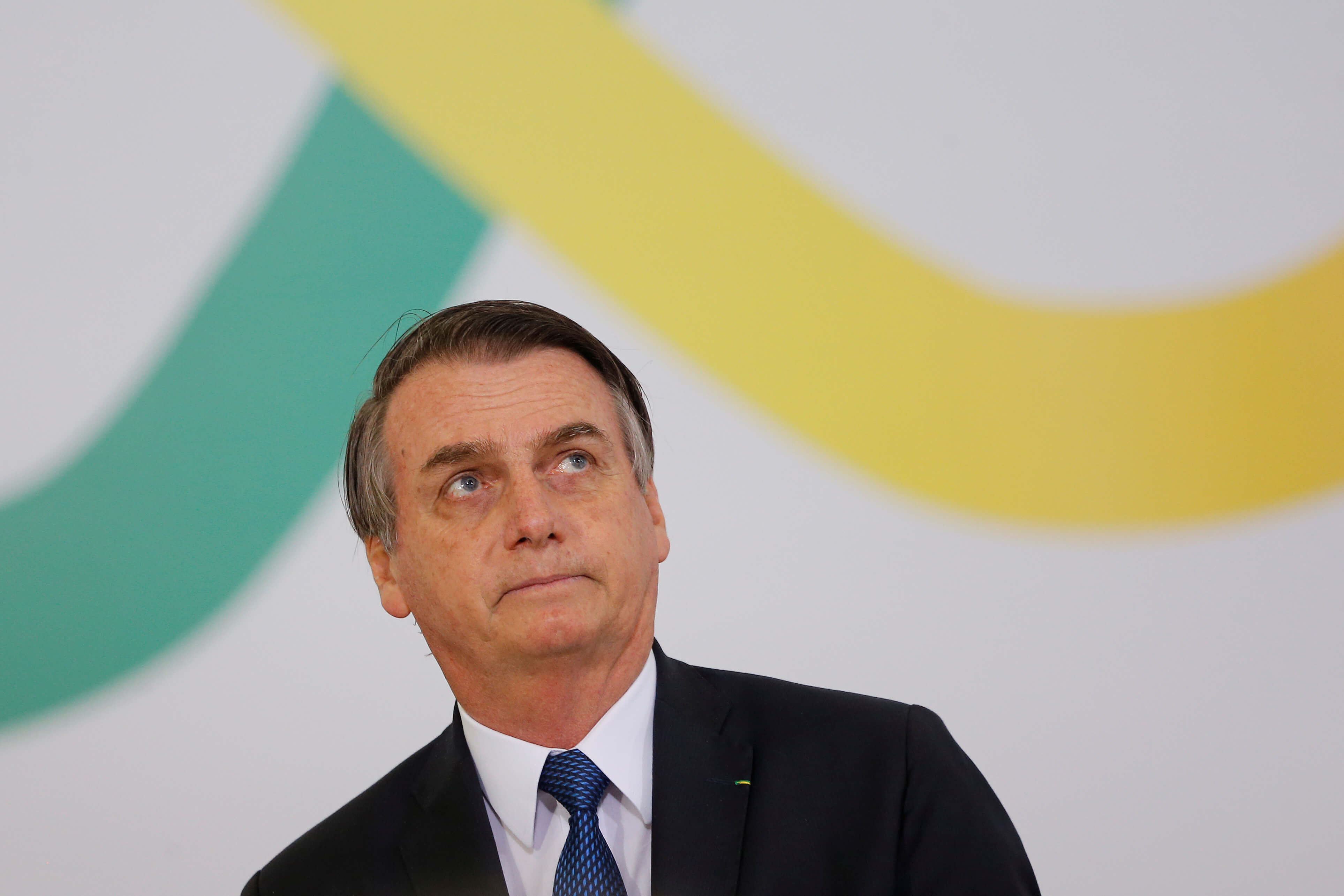 Bolsonaro declara que 'no entiende de economía' tras alza a combustibles