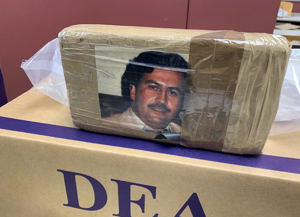 Incautan droga en NY con fotografía de Pablo Escobar
