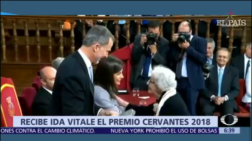 Ida Vitale recibe Premio Cervantes de manos del rey Felipe VI