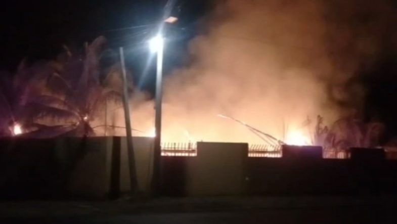 Foto: Se incendia palapa que funcionaba como salón de eventos sociales en Oaxaca, 3 de abril 2019. Noticieros Televisa