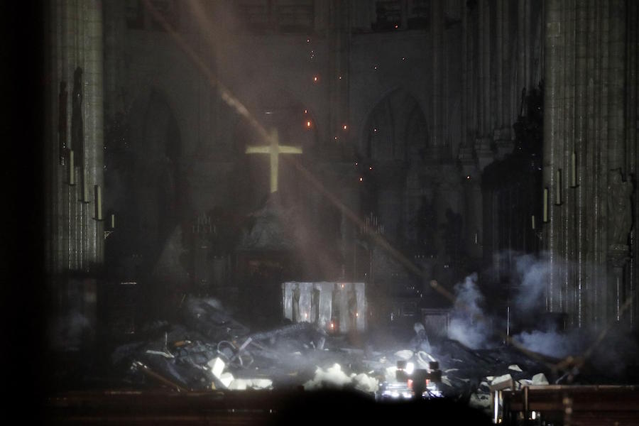 Foto Catedral de Notre Dame tras incendio 16 abril 2019