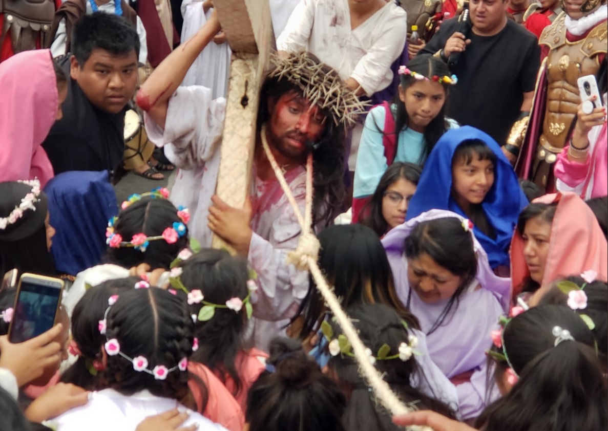 Foto: La 176 representación de la Pasión de Cristo en Iztapalapa, 19 abril 2019. Twitter @ClaraBrugadaM