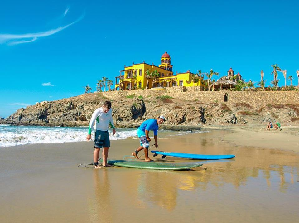 Imagen: Los Cabos cuenta con 6 puntos para principiantes y avanzados en el surf, el 7 de abril de 2019 (Twitter @VisitaLosCabos)