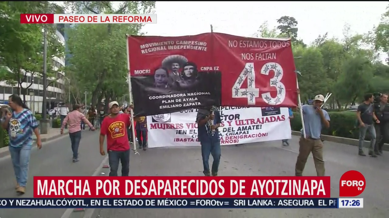 Foto: Marcha por desaparecidos de Ayotzinapa en Reforma