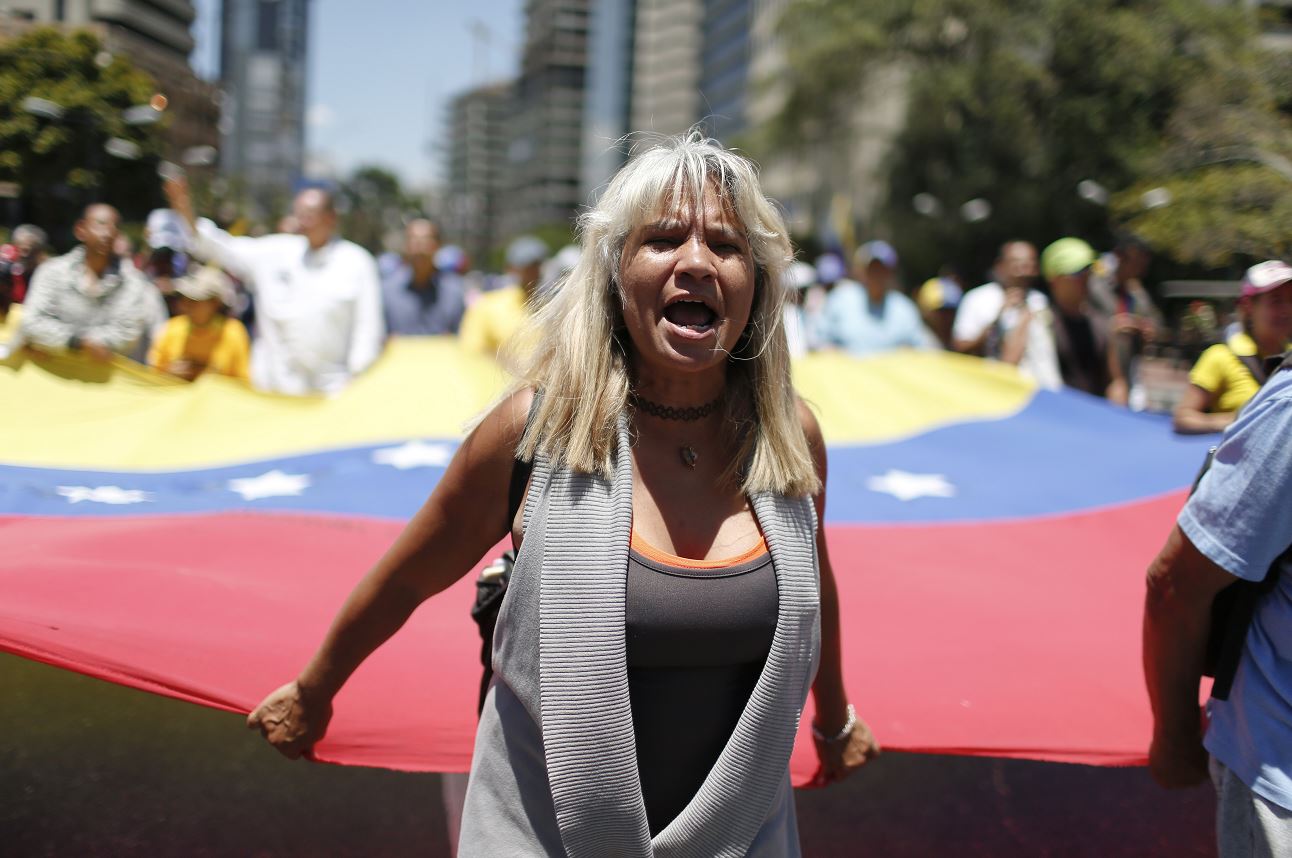 Gobierno de Venezuela y oposición 'miden fuerzas' con marchas en Caracas