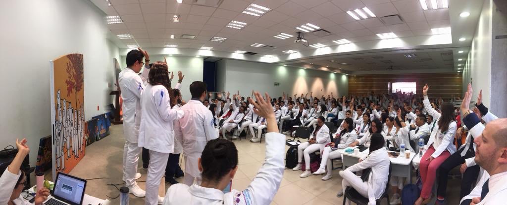 Foto Médicos residentes levantan Asamblea 17 abril 2019