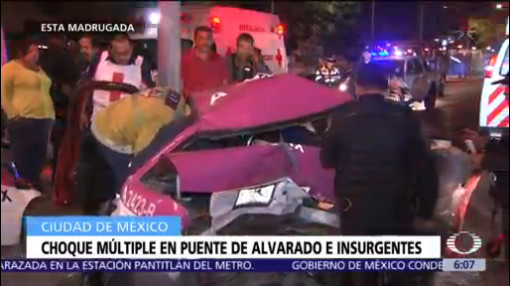 Menor queda atrapado tras choque múltiple en avenida Insurgentes, CDMX