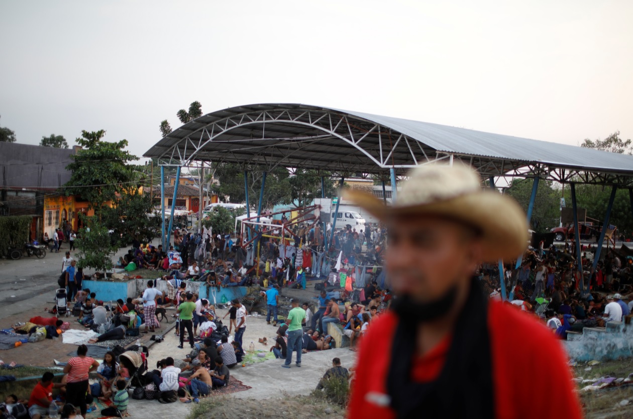 Migrantes incursionan con violencia a Huixtla, Chiapas