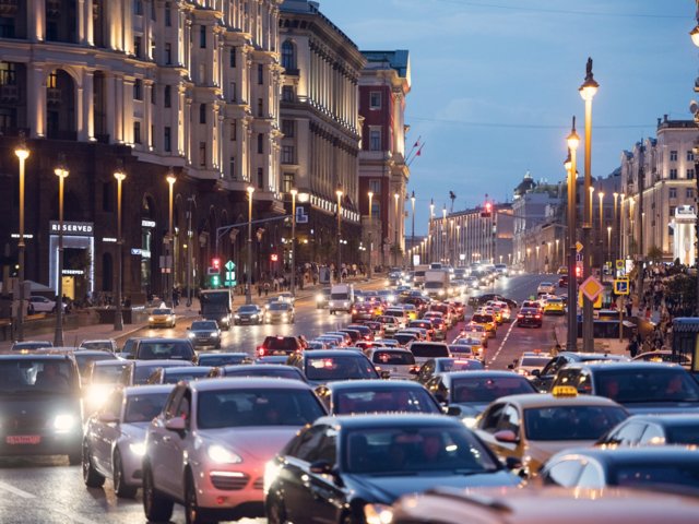 Moscú, Rusia, se llevó de nuevo el primer puesto como la ciudad con el tráfico más intenso del mundo (Shutterstock)
