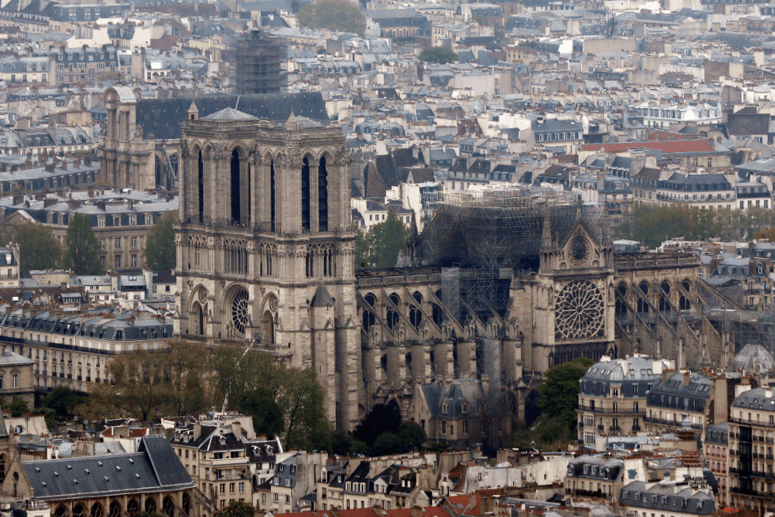Macron fija en cinco años plazo para reconstruir Notre Dame