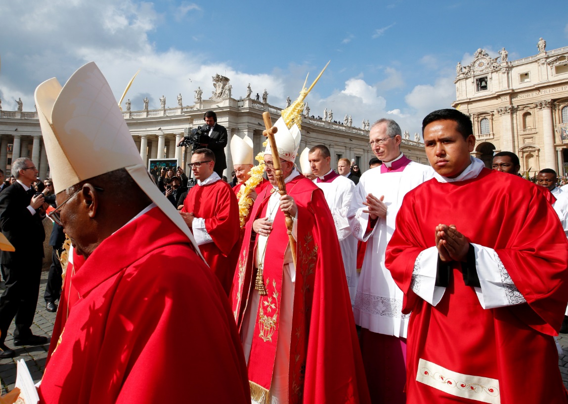 Foto: El Papa Francisco dirige la misa del Domingo de Ramos en la Plaza de San Pedro, en el Vaticano, abril 14 de 2019 (Reuters)