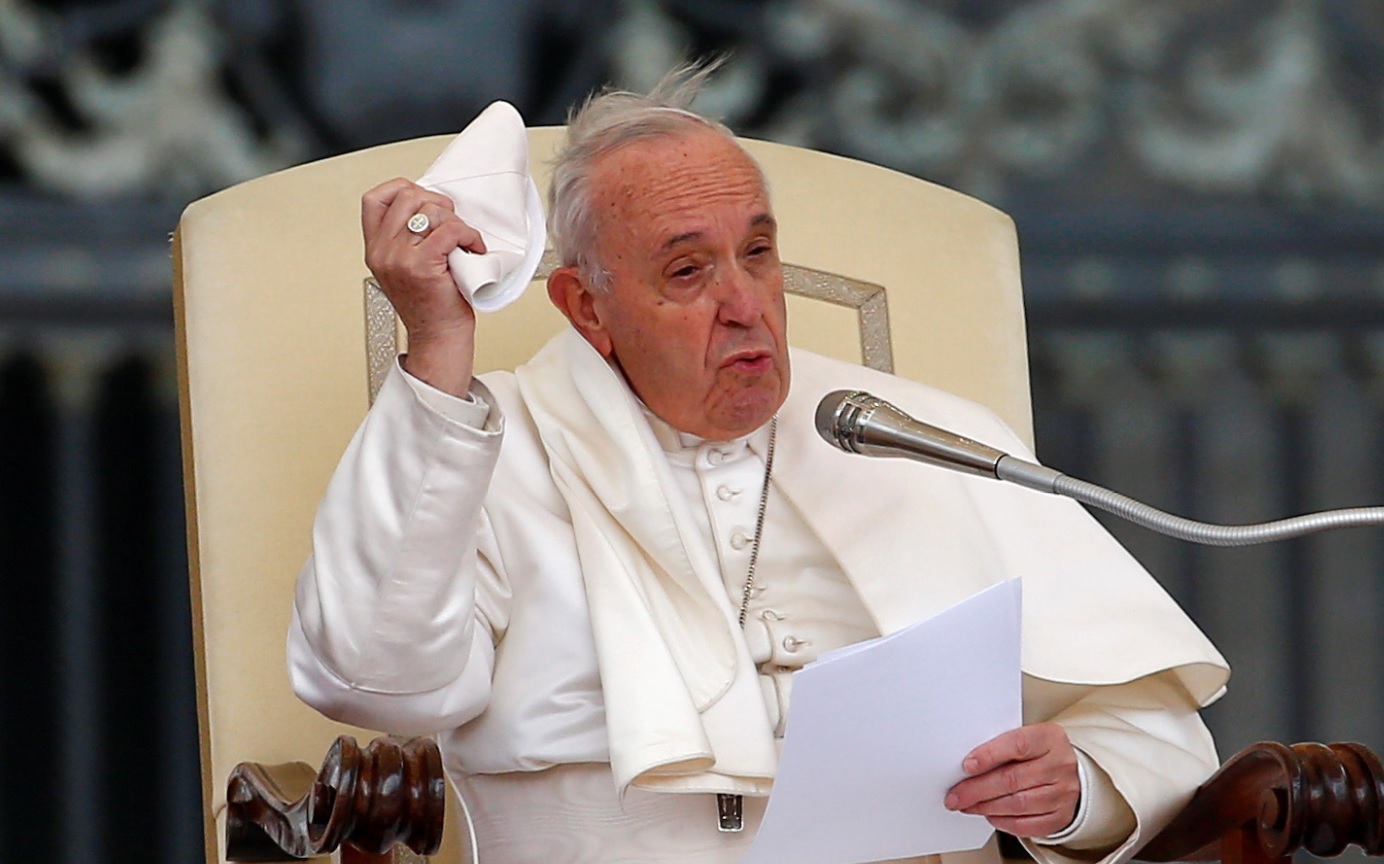 El papa Francisco pide hablar de 'personas migrantes' para abordar el tema con respeto