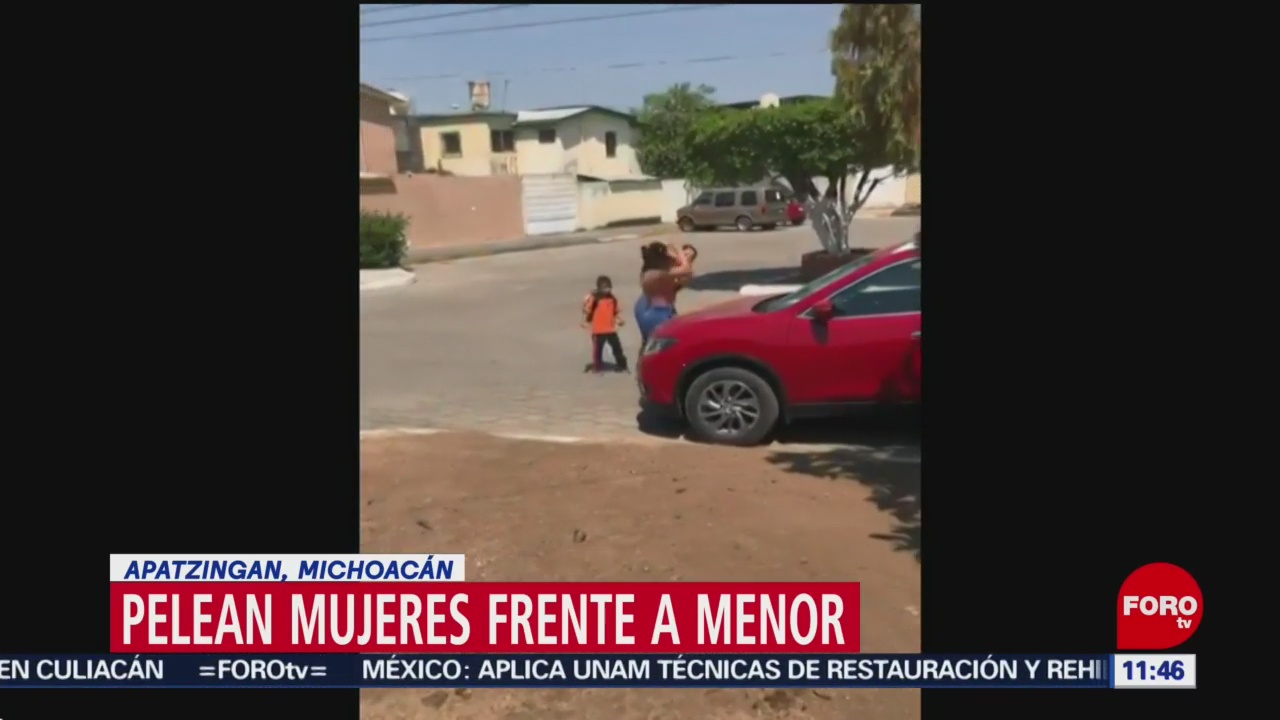 Pelean mujeres frente a niño en Apatzingán, Michoacán