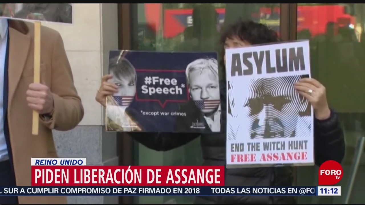 Juez británico declara culpable a Assange por violar términos de libertad condicional