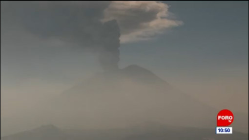 Popocatépetl lanza fumarola con alto contenido de ceniza
