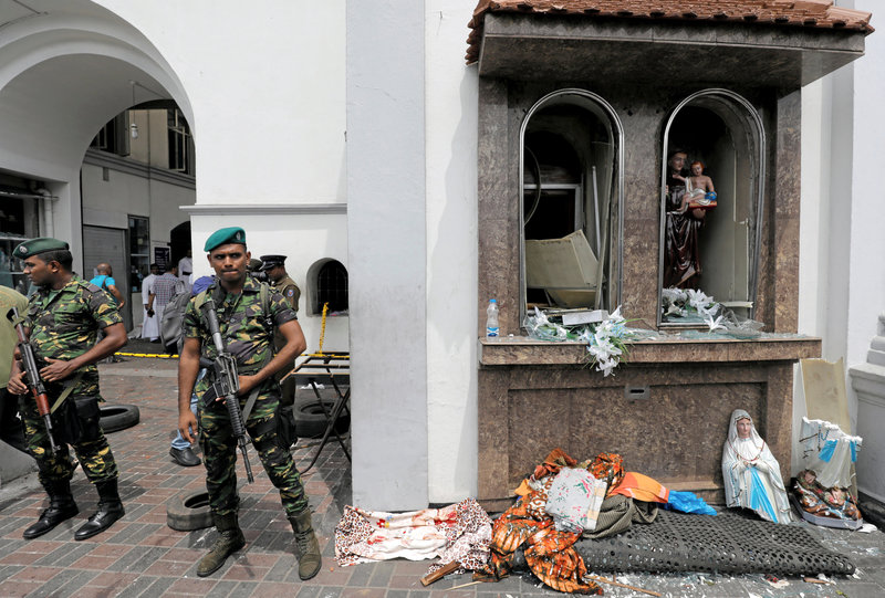 Nueva explosión en Sri Lanka en complejo de viviendas, la octava del día