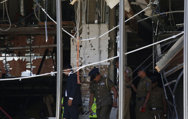 Suman 185 muertos en explosiones simultáneas en Sri Lanka