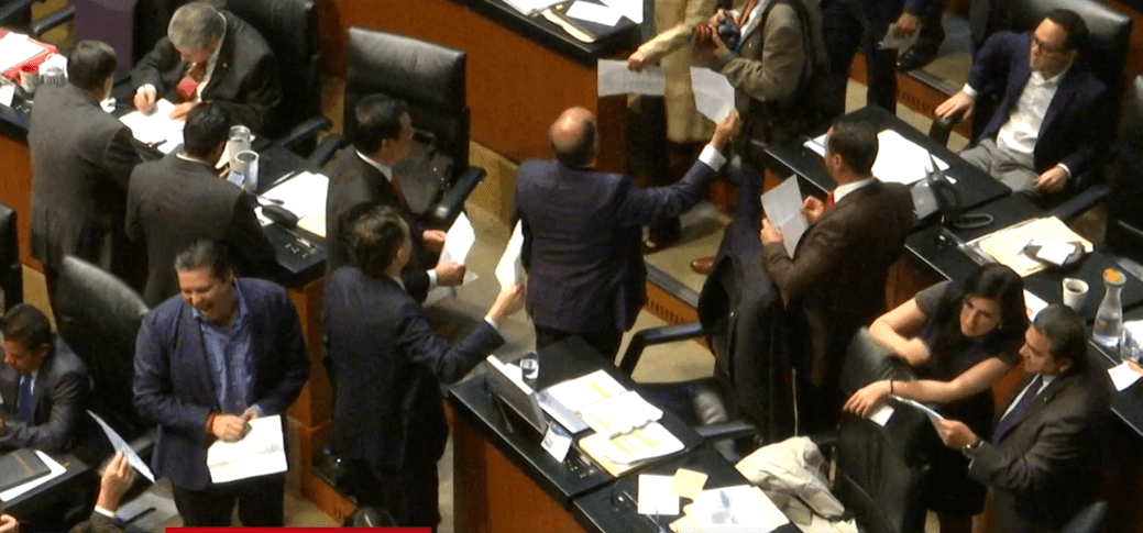Foto: Senadores durante debate sobre Comisión Reguladora de Energía, abril 2019, Ciudad de México