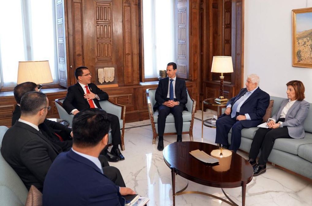 Foto: El presidente sirio, Bashar Al Assad (3d), recibió en Damasco al ministro de Exteriores venezolano, Jorge Arreaza (4d), 4 abril 2019