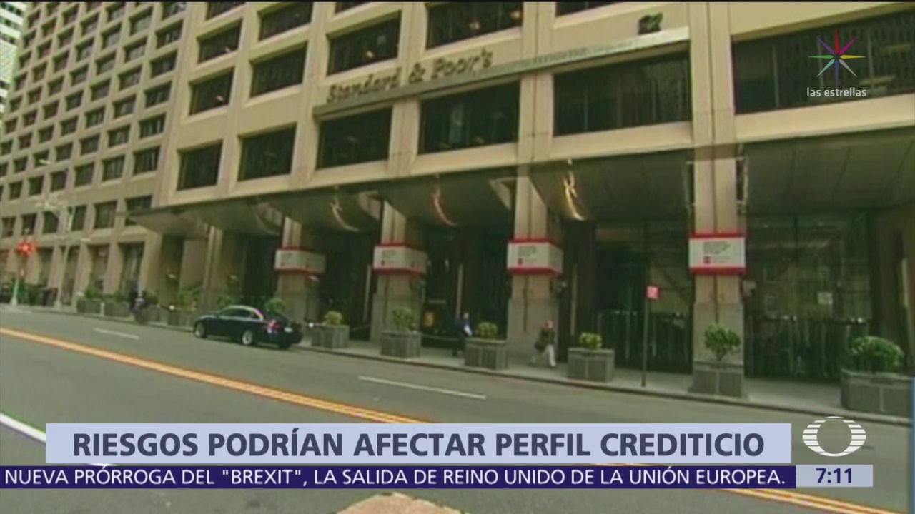 Standard & Poor's indica riesgos que podrían afectar perfil crediticio de México