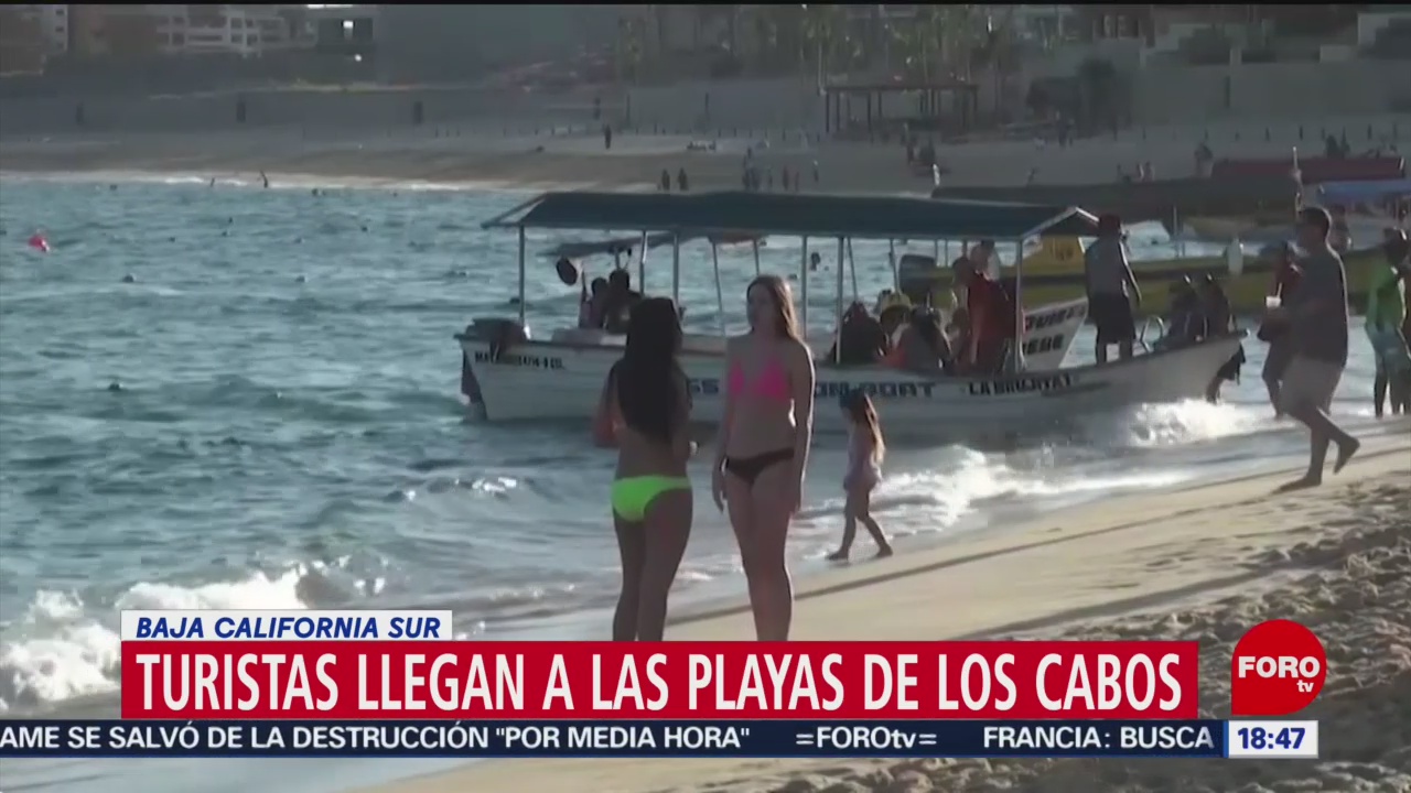 Foto: Turistas llegan a las playas de Los Cabos