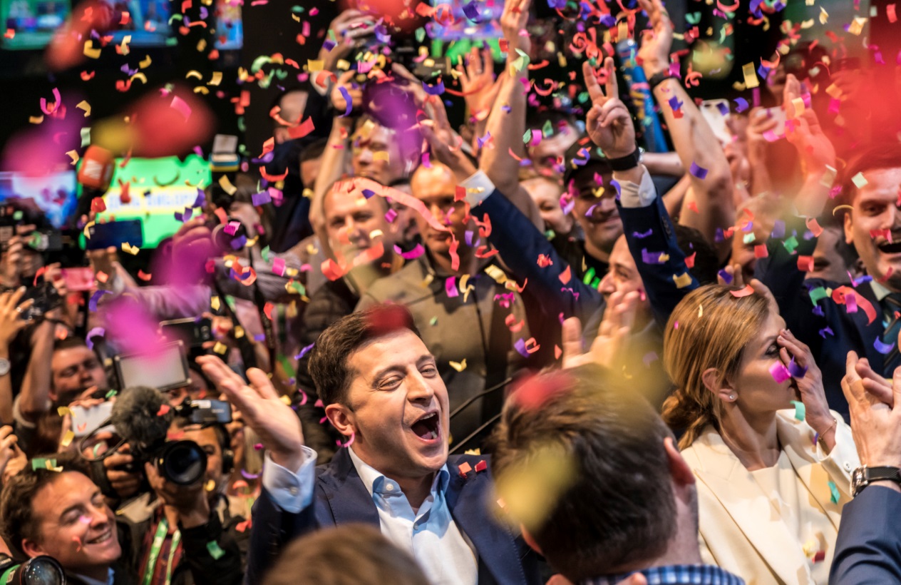 Foto: Volodymyr Zelenskiy celebra su victoria en la carrera presidencial de Ucrania, abril 21 de 2019 (Getty Images)