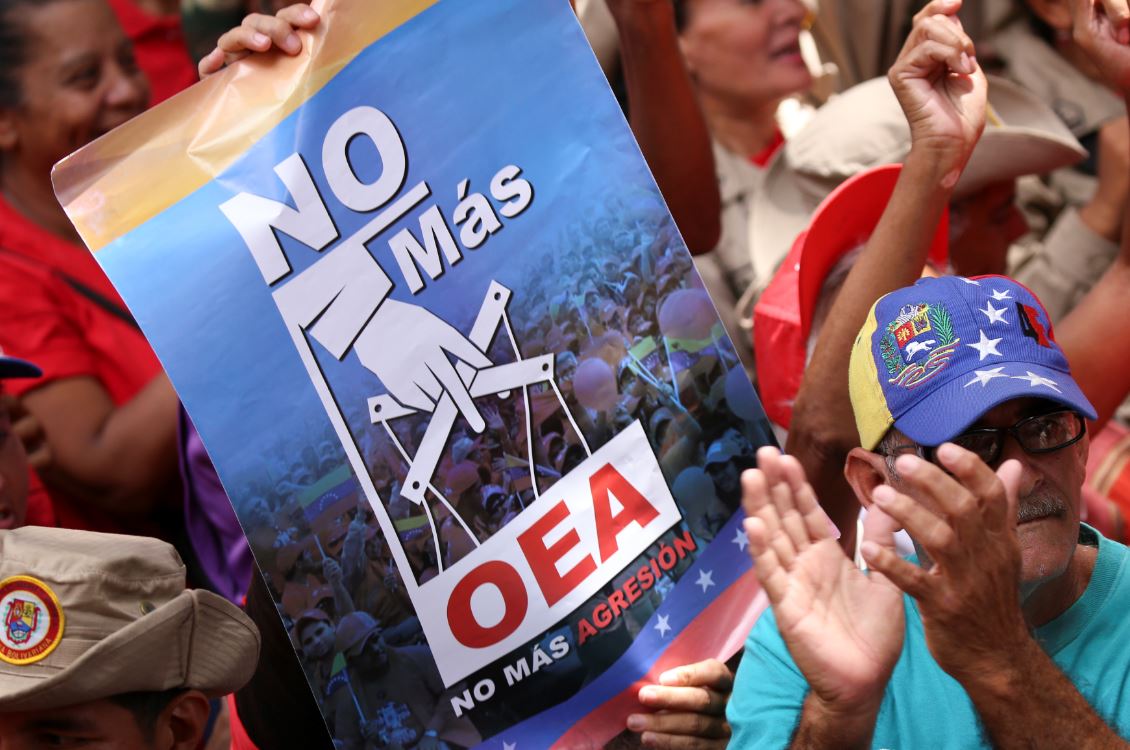 Foto: Los partidarios del presidente de Venezuela, Nicolás Maduro, participan en un mitin contra la Organización de los Estados Americanos en Caracas, el 27 de abril de 2019 (Reuters)