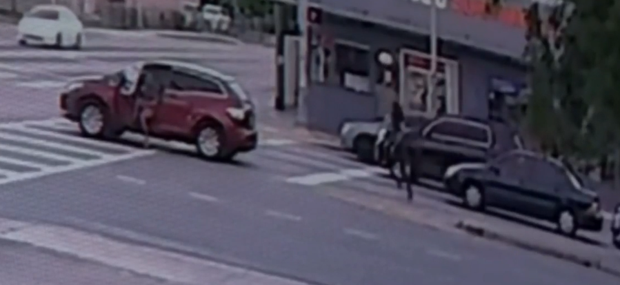 FOTO VIDEO: Momento en que Pablo Lyle golpea a hombre en Miami (FOROtv abril 2019)