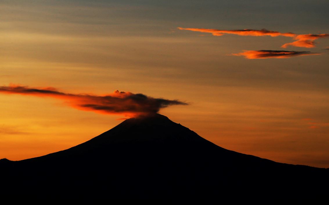 Alerta por volcán Popocatépetl impacta a comerciantes