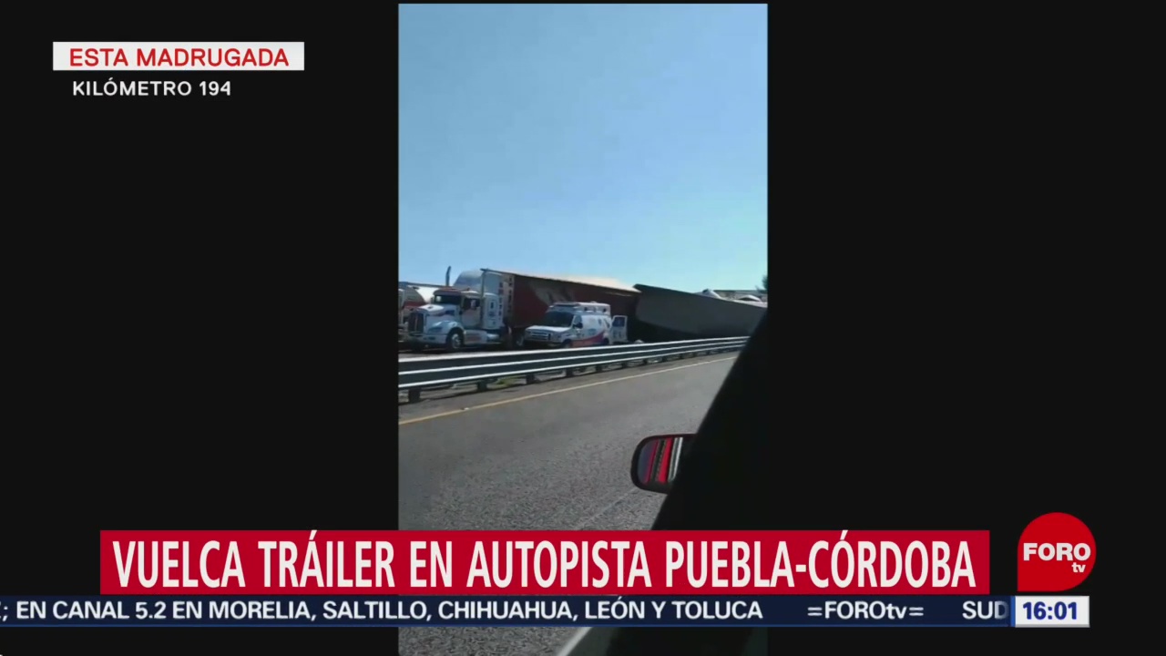 FOTO: Vuelca tráiler en autopista Puebla-Córdoba, 13 de abril 2019
