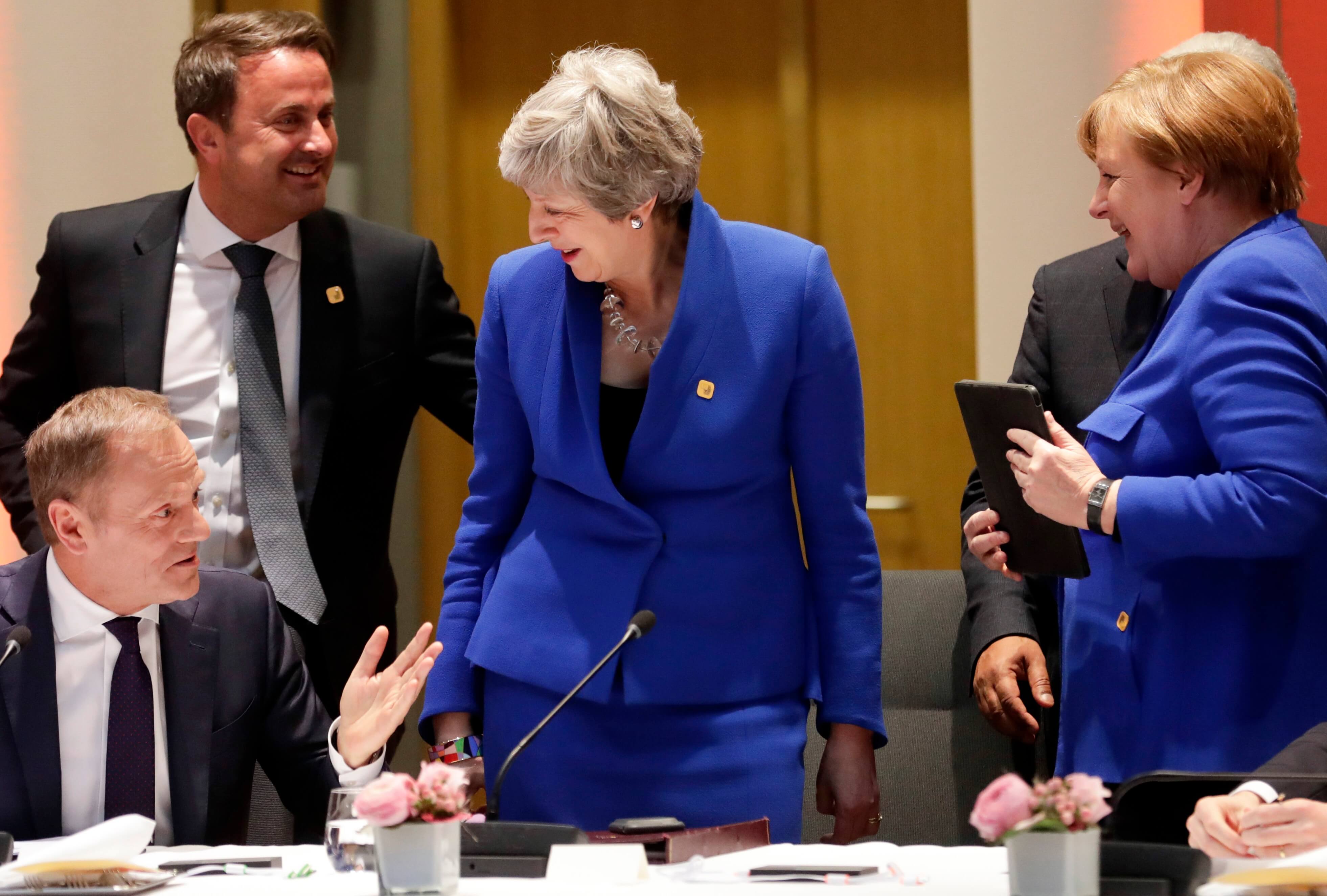 Unión Europea prorroga el Brexit al 31 de octubre; Theresa May acepta