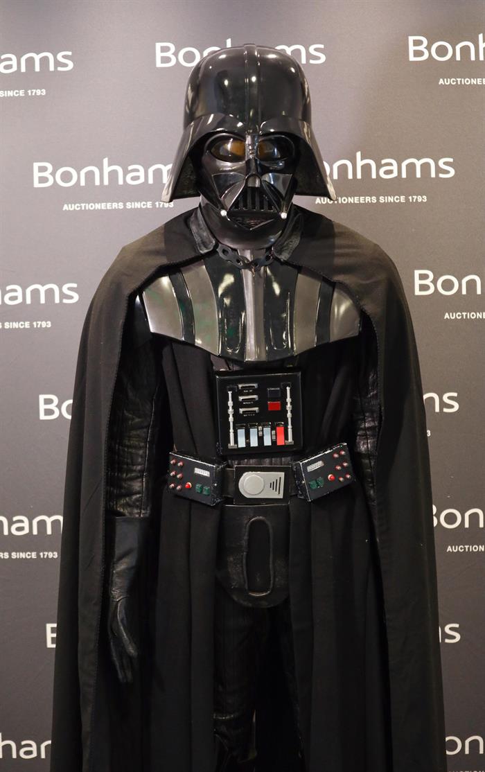 Subastarán traje de Darth Vader en Los Ángeles