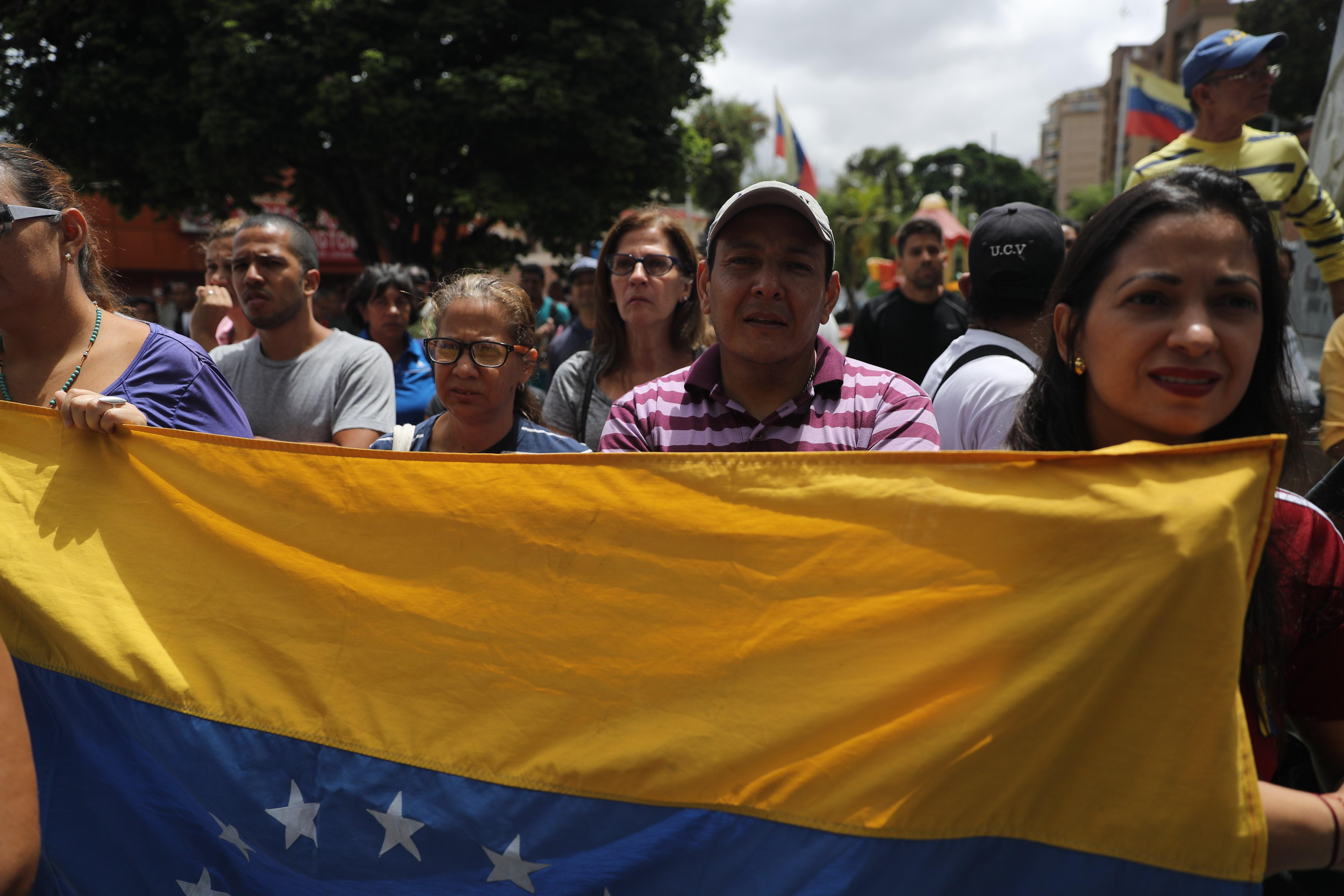 Foto: El presidente del Parlamento de Venezuela, Juan Guaidó, pidió a la población que marche pacíficamente hacia los cuarteles y pida a los militares, 4 mayo 2019