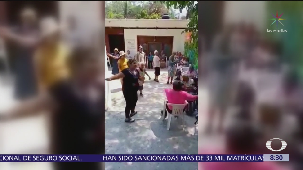 Abuelitas bailan tema de Carlos Rivera en asilo de Oaxaca
