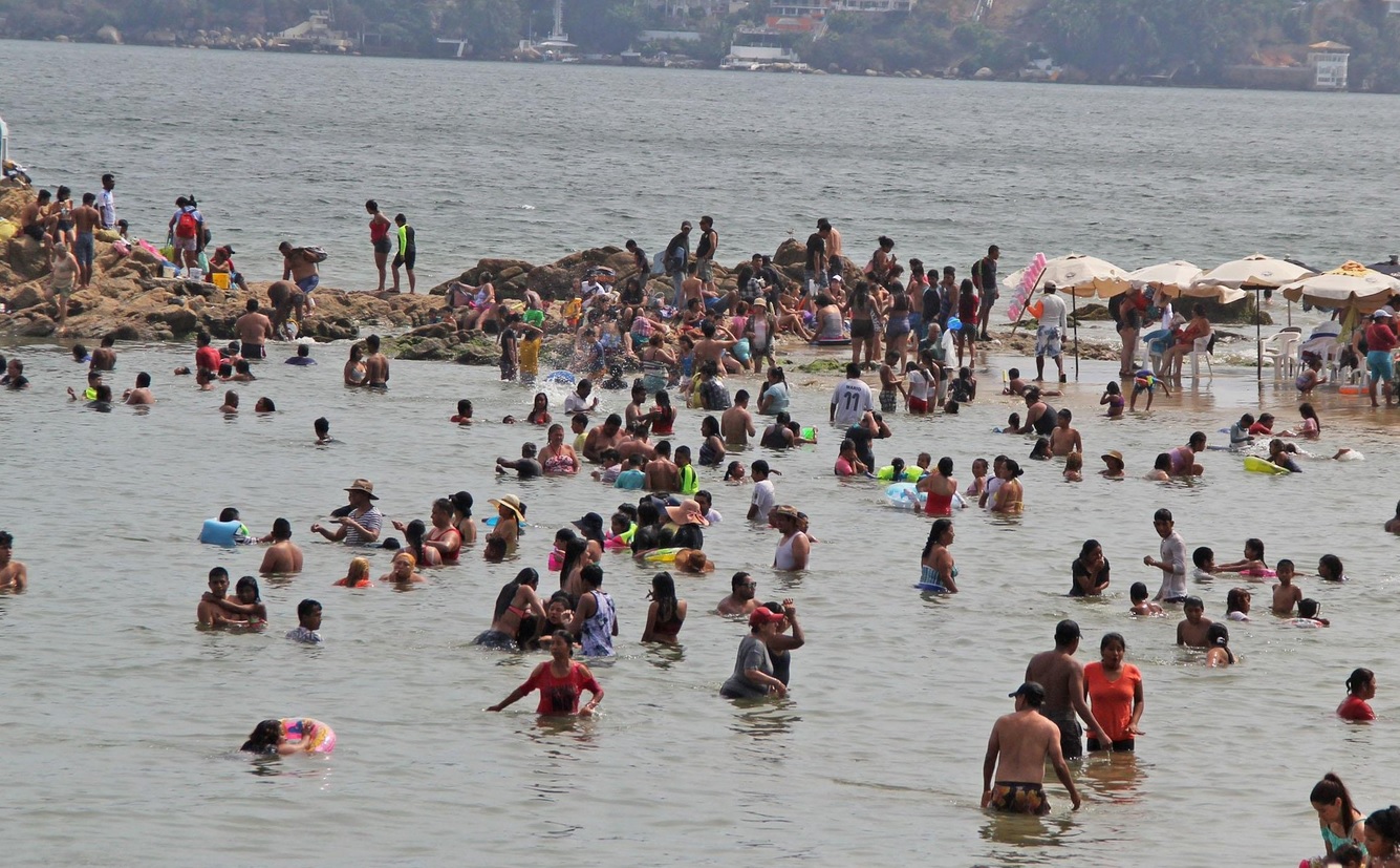 Mar de fondo continuará durante el fin de semana en Acapulco