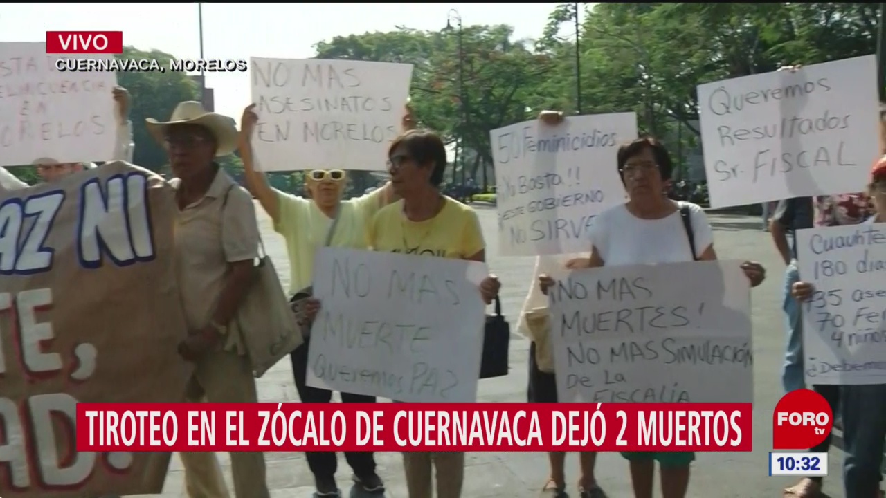 Activistas protestan en la Plaza de Armas en Cuernavaca
