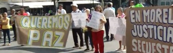Foto Activistas protestan en la Plaza de Armas en Cuernavaca 9 mayo 2019