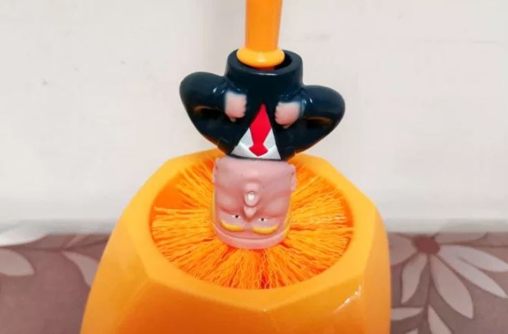 Algunos usuarios de Taobao han comentado que Trump puede ser 'muy útil' ('so useful', como suele decir el presidente) para limpiar sus inodoros (Rex Features)