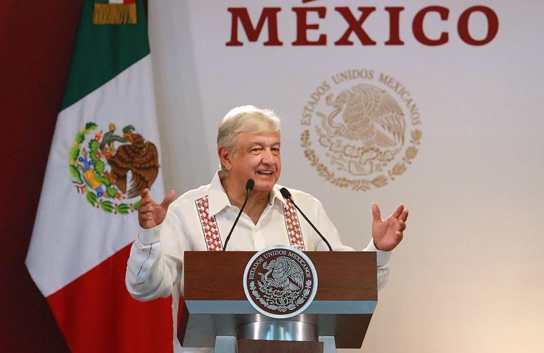 Foto: El presidente de México, Andrés Manuel López Obrador, ofrece su mensaje desde la Refinería ‘Ing. Antonio Manuel Amor Ríos’, en Salamanca, Guanajuato, el 27 de mayo de 2019 (Gobierno de México)