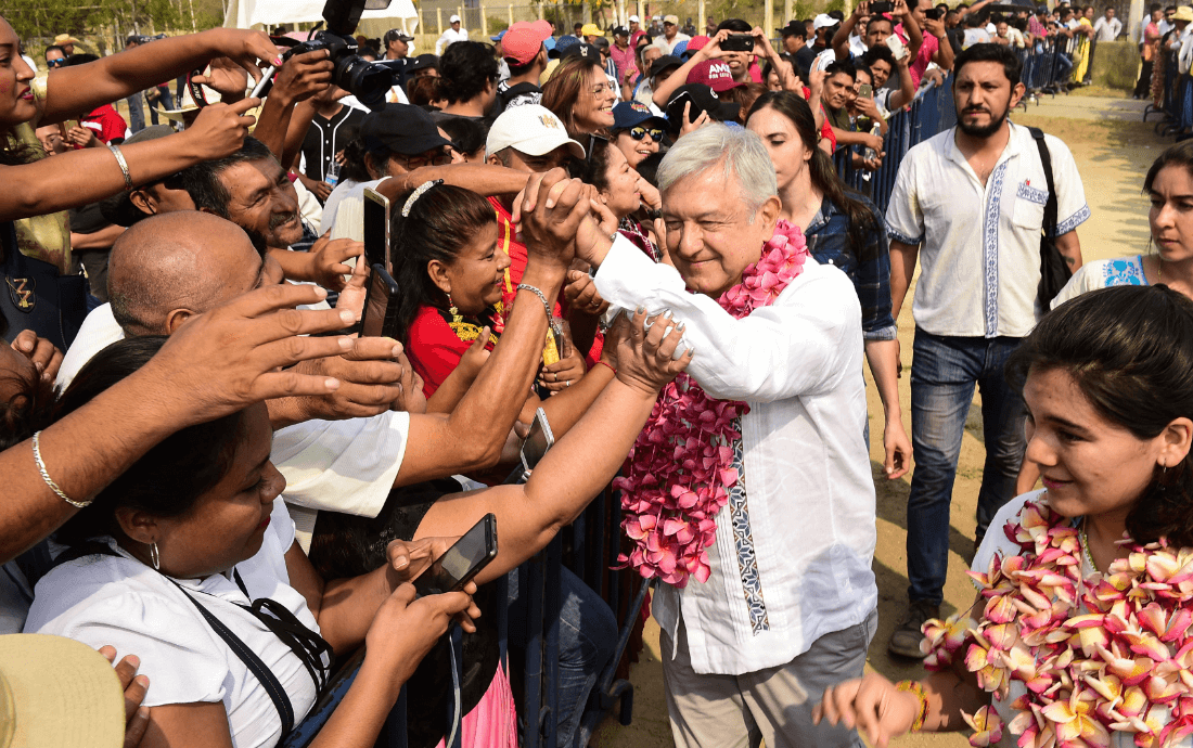 Foto: López Obrador durante una gira por Oaxaca, 28 de abril de 2019, México