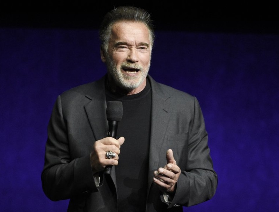 VIDEO: Agreden a Arnold Schwarzenegger durante un evento en Sudáfrica