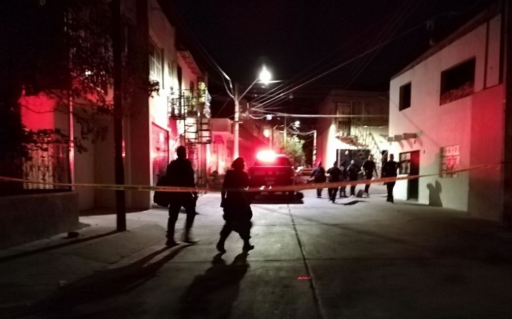 Hombres armados asesinan a tres personas en Jalisco