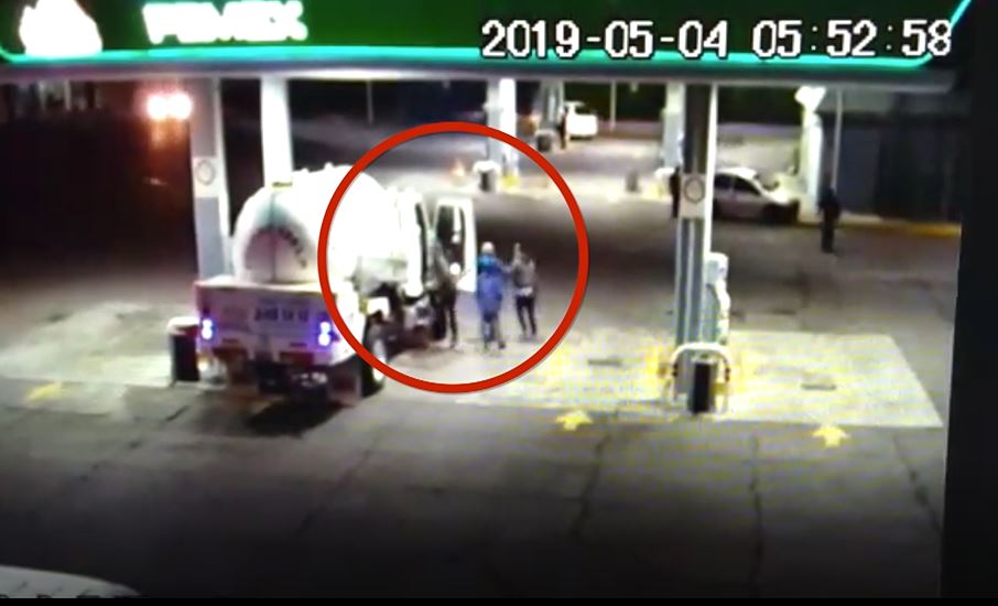Así roban pipas de gas LP en gasolineras de Puebla